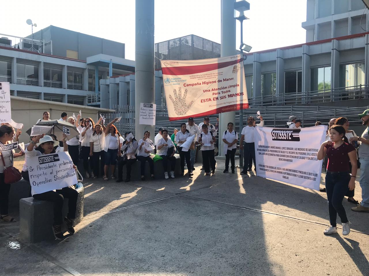 Son trabajadores del ISSSTE quienes tienen en promedio 17 años de antigüedad (Elsa Martha Gutiérrez).