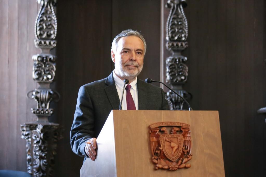 Alfonso Ramírez Cuéllar durante la inauguración del coloquio “Política tributaria, ejercicio presupuestal, crecimiento económico y bienestar social” (