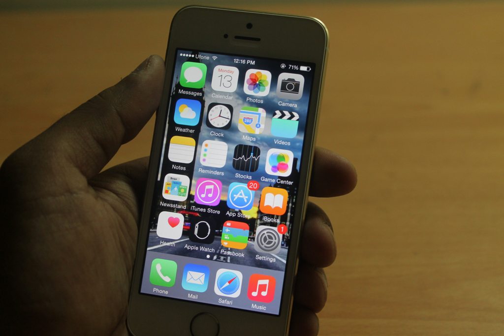 Aplicaciones para iPhone dan tu información a terceros. (Especial)