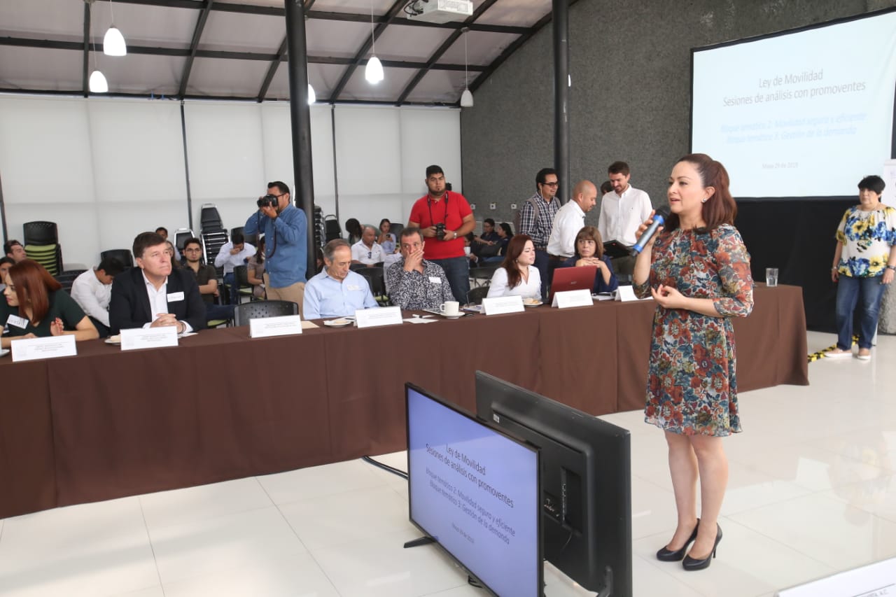 Las comisiones se reunieron hoy para una discusión de las diversas iniciativas de la Ley de Movilidad del Estado de Nuevo León. (Foto: Leonel Rocha).