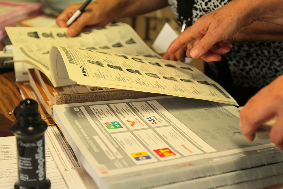 Enrique Kato aseguró que esto en nada afecta a la entrega de boletas programada por el INE. (Archivo)
