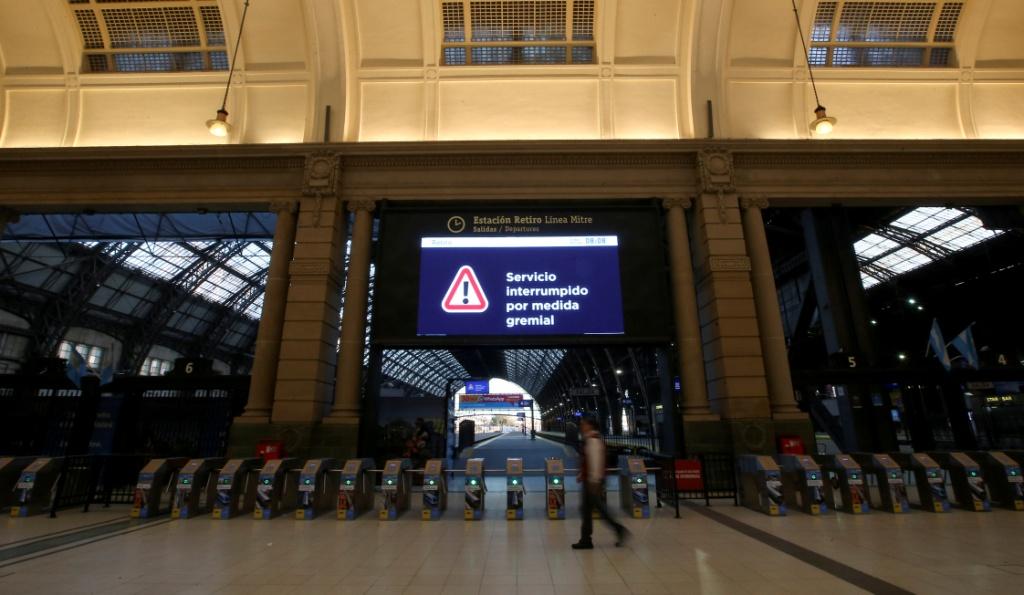 La huelga hizo también que los aeropuertos quedaran inactivos. Reuters