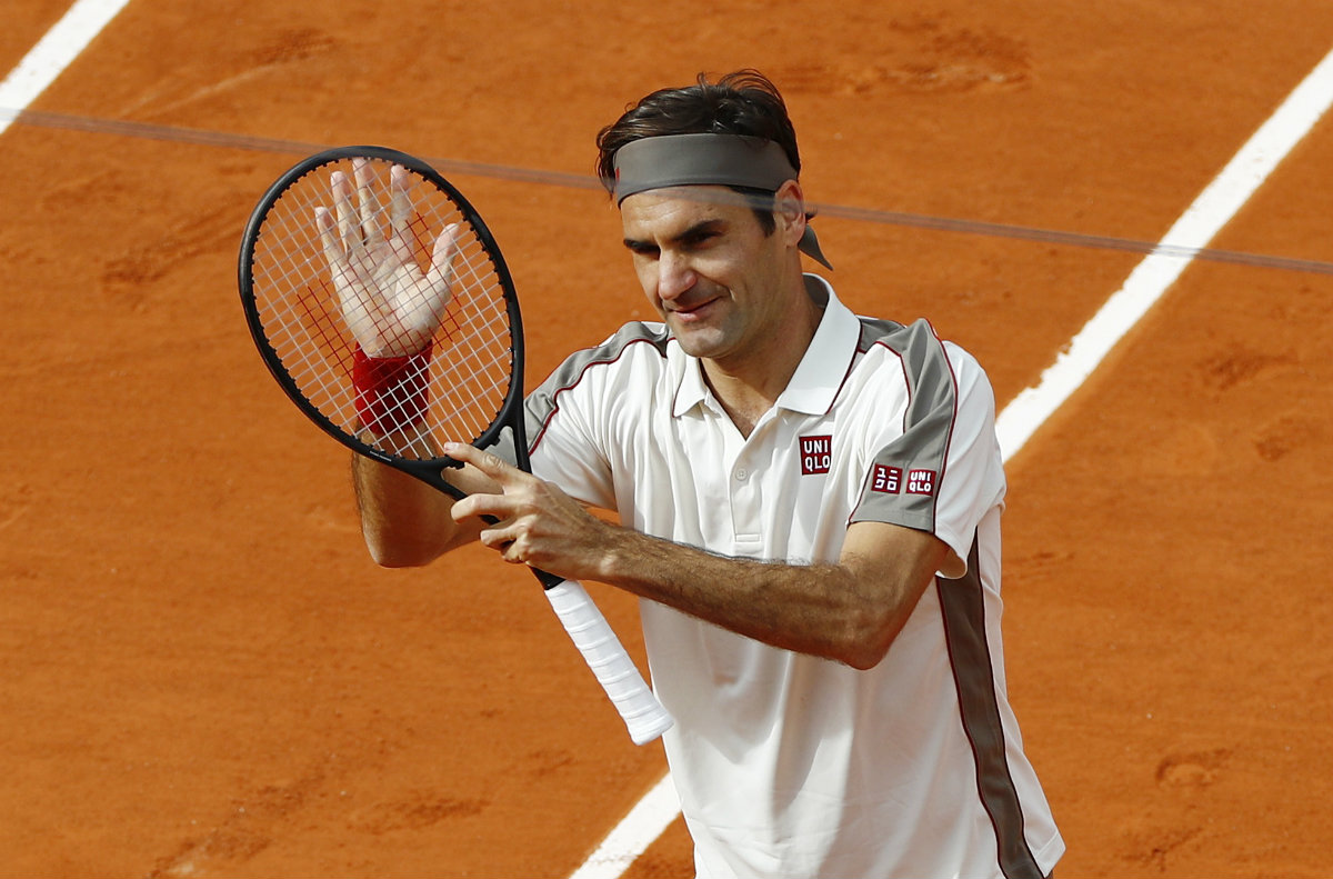 Roger Federer avanza a tercera ronda en Roland Garros (Reuters)