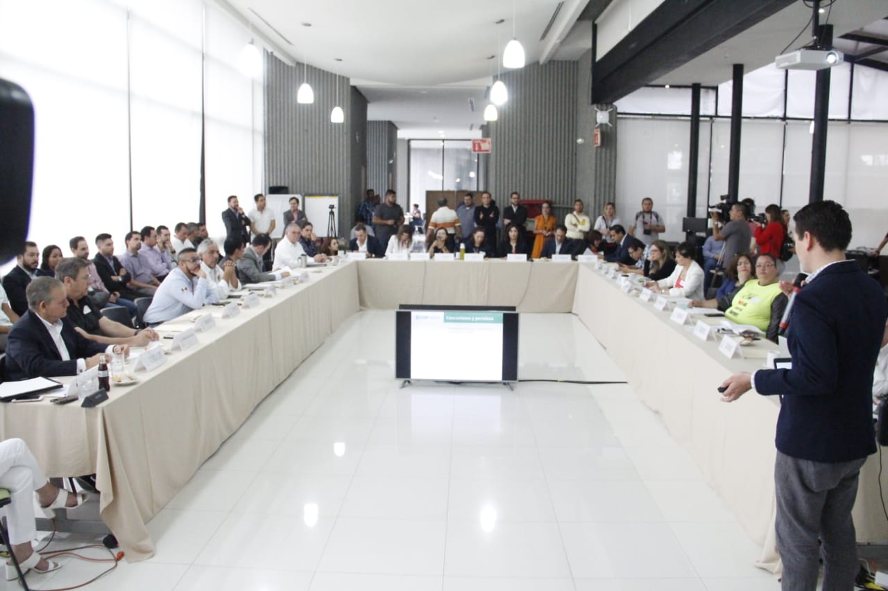 El diputado de Morena, Luis Armando Torres, comentó que no hay prisa para aprobar esta normativa. (Jorge López)