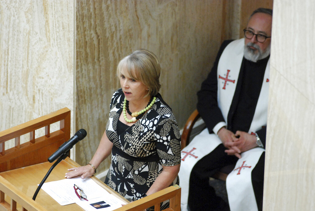 Lujan Grisham destacó que las tarifas impuestas tienen el potencial de ser económicamente catastróficas. AP