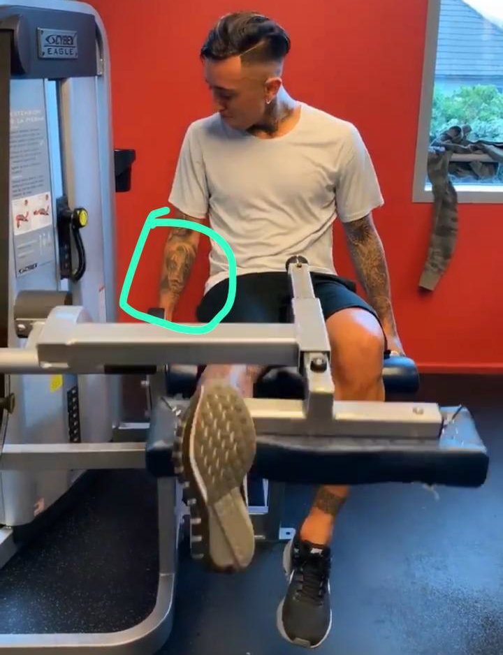 Martín Rodríguez modifica tatuaje de su novia (Especial)