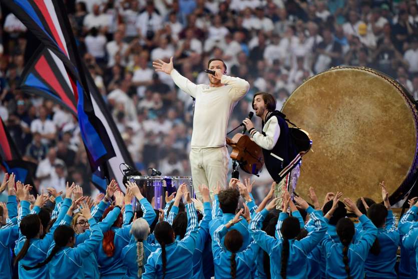 Imagine Dragons en la final de la Champions League (AFP).