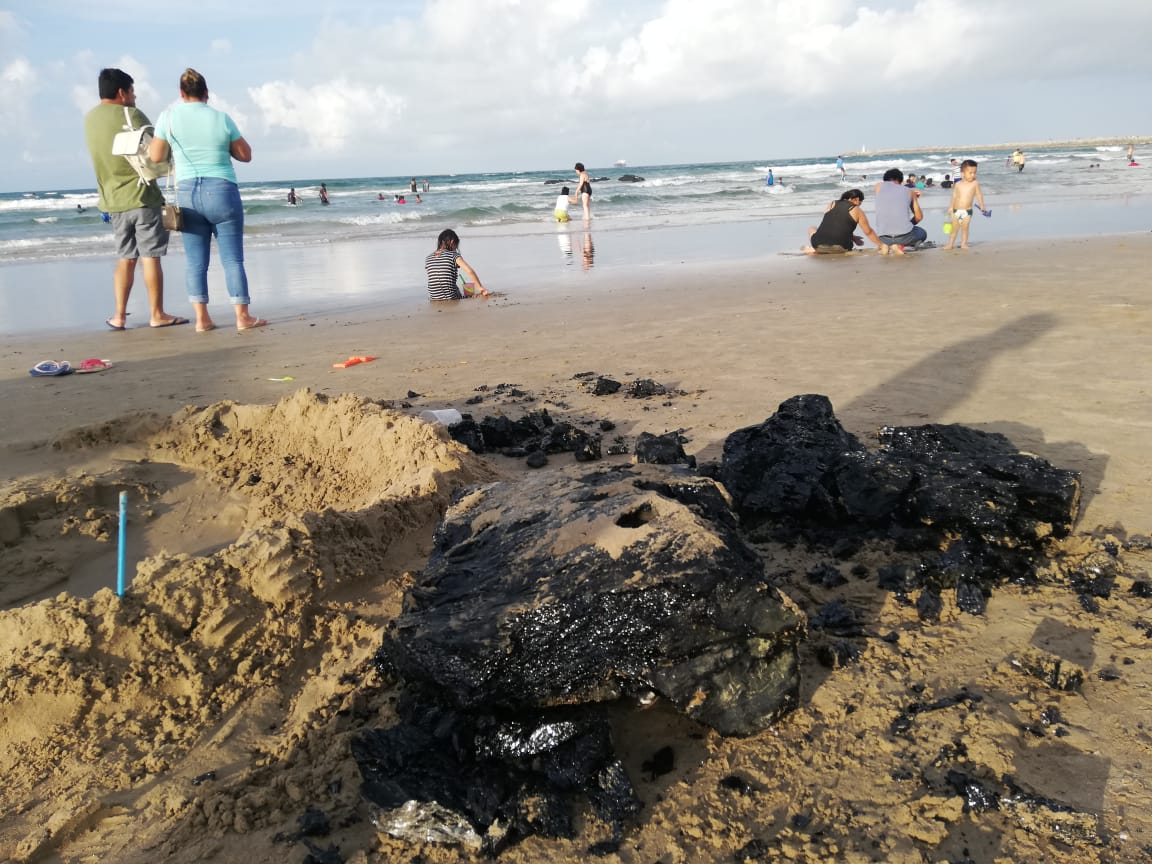 Chapopote en playa Miramar (Foto/PabloReyes)