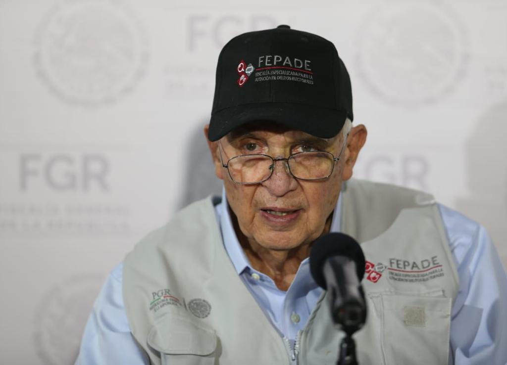En conferencia de prensa, el Fiscal José Agustín Ortíz  informó que el proceso electoral en los 6 estados se desarrolla sin contratiempo. (Especial)