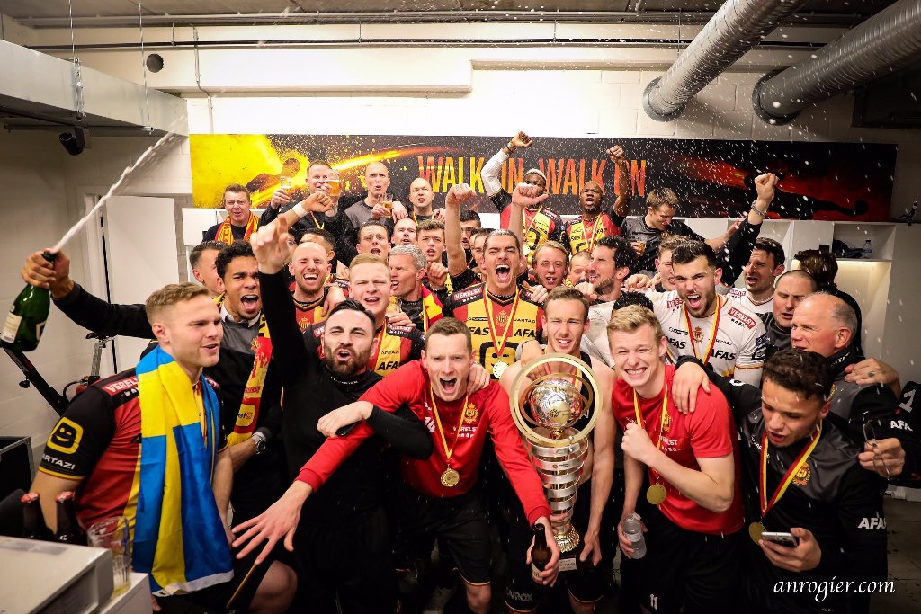 El RKV Malinas festejando la victoria en la Copa de Bélgica (Twitter: @kvmechelen)