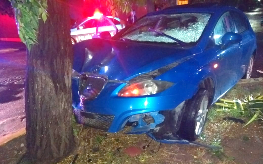 Choca y abandona su auto en Torreón- Grupo Milenio