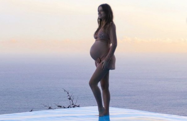 Sarah Kohan con nueve meses de embarazo (Instagram)