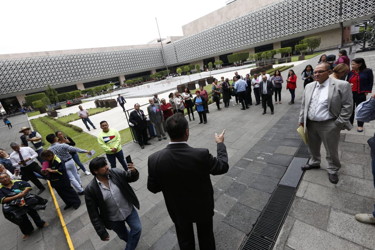 Algunos edificios de la CdMx fueron desalojados por el sismo. (Héctor Téllez)