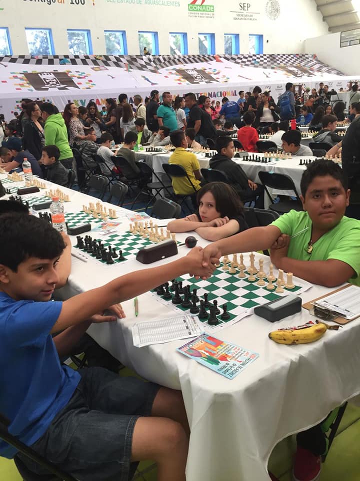 Brian Emiliano Gálvez tiene que pedir dinero para poder pagar sus competencias de ajedrez (Facebook Juan Gálvez)