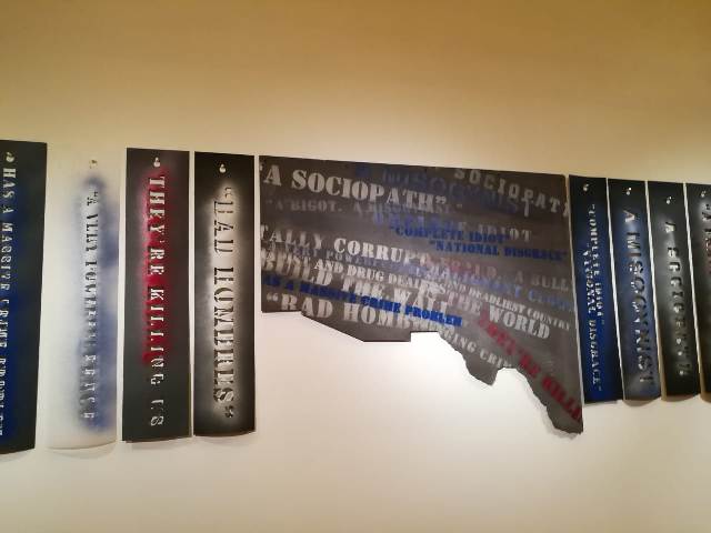'Borderline', de Carlos Aguirre, en la exposición 'Territorios de la memoria 1985-2019' del MAM (Leticia Sánchez).