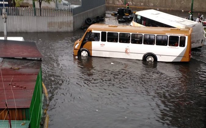 En CdMx, lluvias inundan Circuito Interior y calles- Grupo Milenio