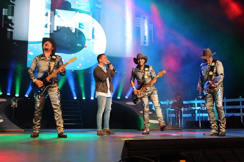 Bronco celebra con grabación e invitados en el Auditorio Nacional (Facebook)