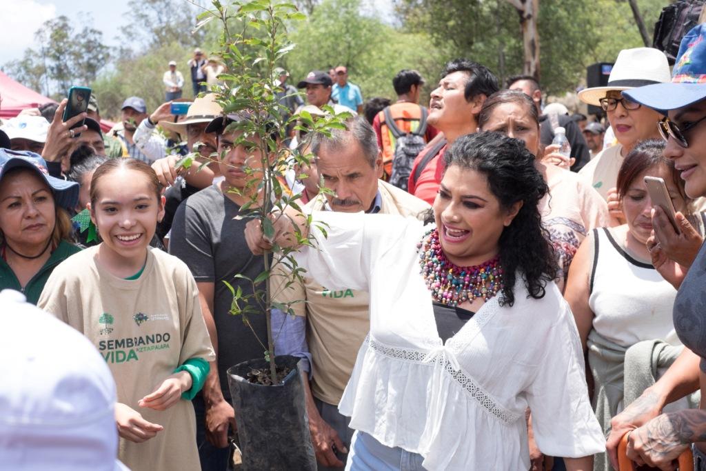 Clara Brugada aseguró que casi el 100 por ciento de los comerciantes del tianguis aceptaron la reubicación. | Cuartoscuro