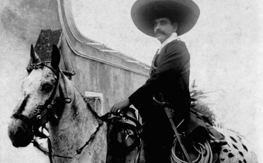 El  Caudillo del Sur, galllardo en su caballo. (F. Wray)