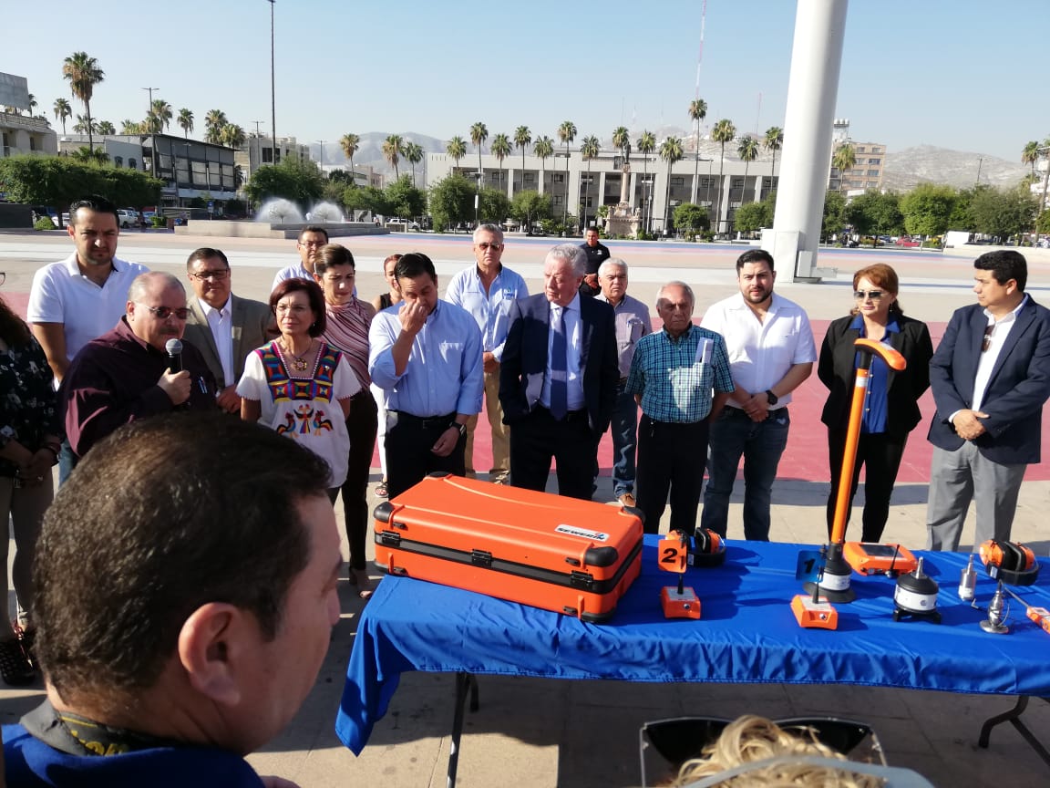 Se hizo entrega de equipo para la detección de fugas y tomas clandestinas de agua potable, con una inversión de 500 mil pesos. (Michael Nájera)