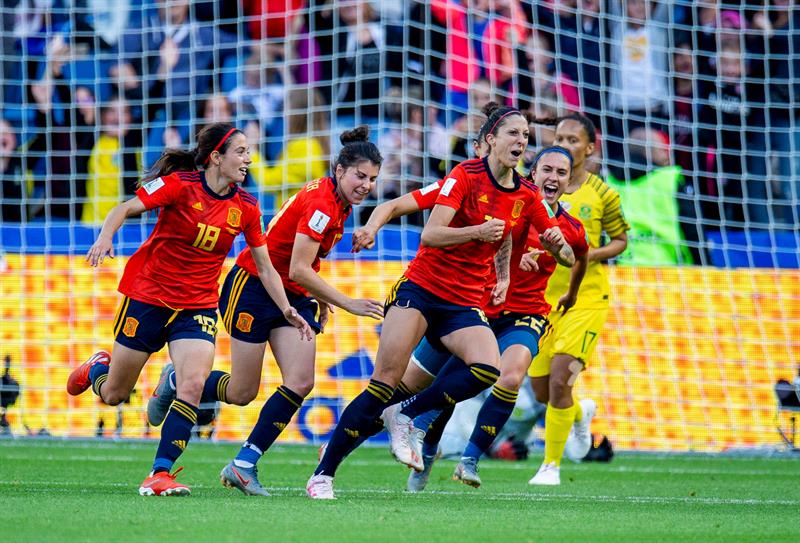 España remonta y vence a Sudáfrica en Mundial Femenil (EFE)