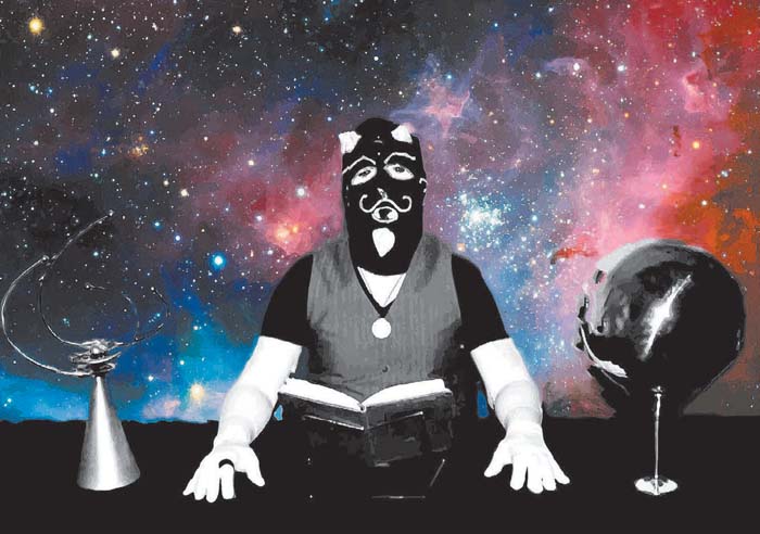 El músico y único creador de este proyecto interdimensional desde algún lugar oscuro del cosmos. ESPECIAL