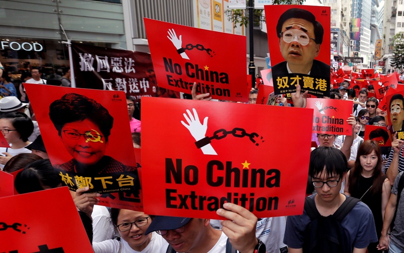 Numerosos manifestantes admitieron que no creían más en los compromisos del ejecutivo de Hong Kong. (Reuters)