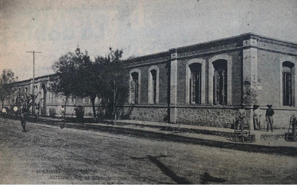 Escuela Centenario de Torreón a inicios del siglo XX. (Cortesía Archivo Municipal)