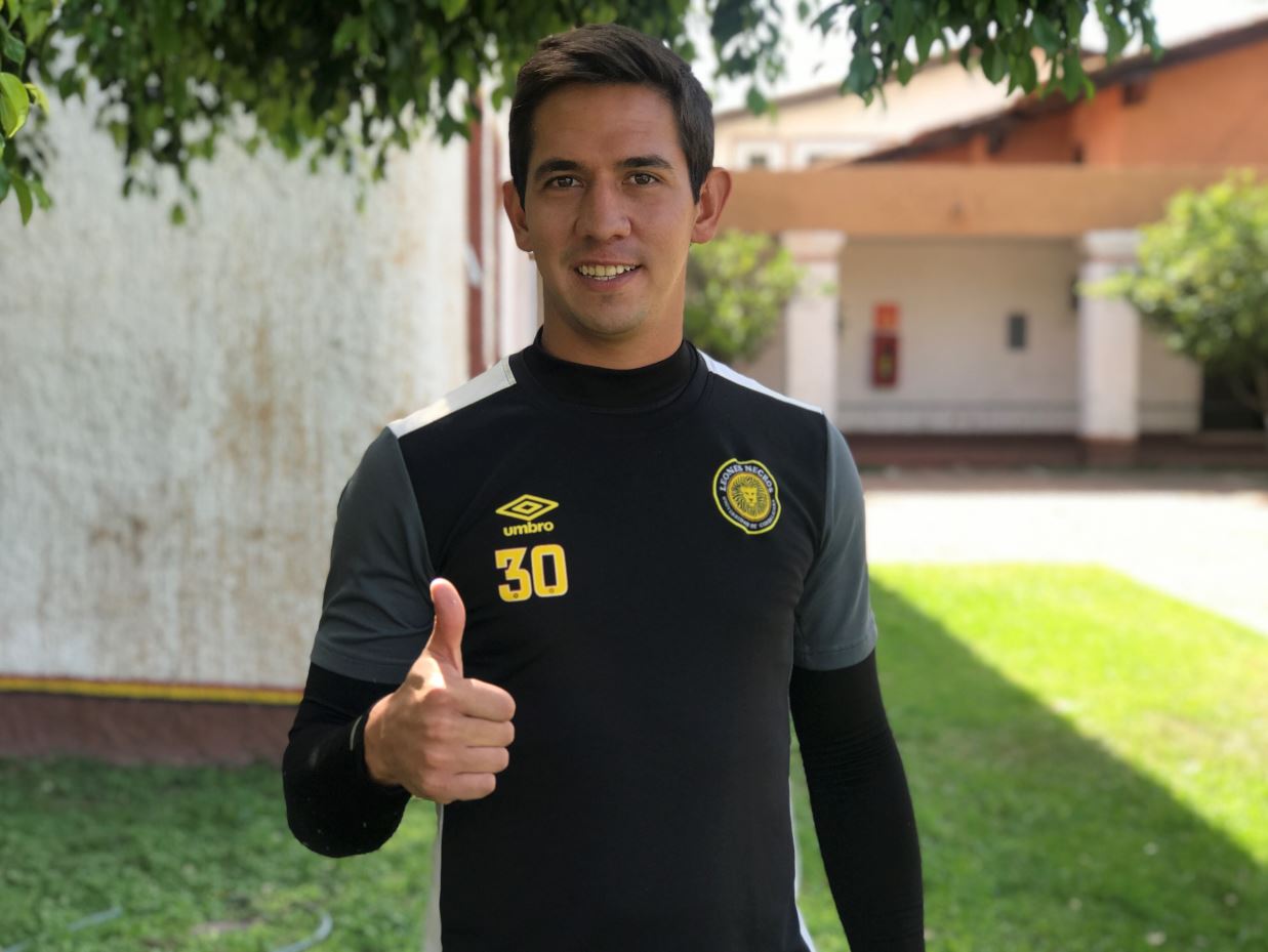Felipe López en el entrenamiento de UdeG. Pablo Nuñez)