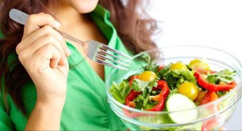 No se necesitan dietas extremas ni rutinas rigurosos para tener una mejor salud, afirmó la experta.