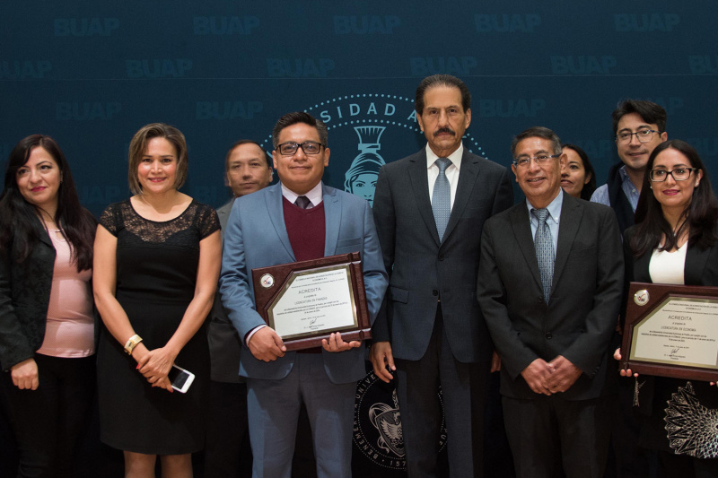 Reconocen a la UAP por calidad académica (Especial)