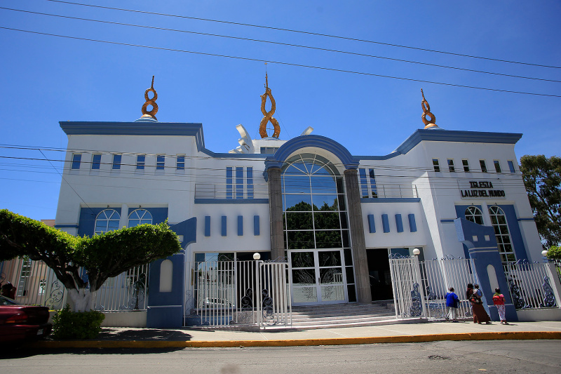 Cultos religiosos (Andrés Lobato)