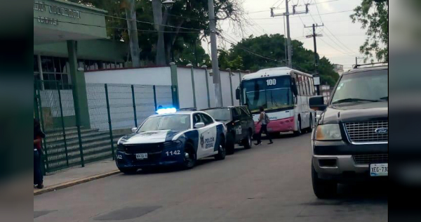 Hombre de 63 años muere en autobús foráneo (Foto/Noel Vergara)
