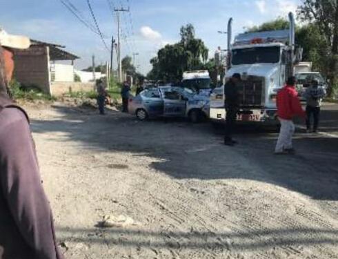 Una hora después, tras retirar ambas unidades, la carretera regresó a la circulación. (Abadiel Martínez)
