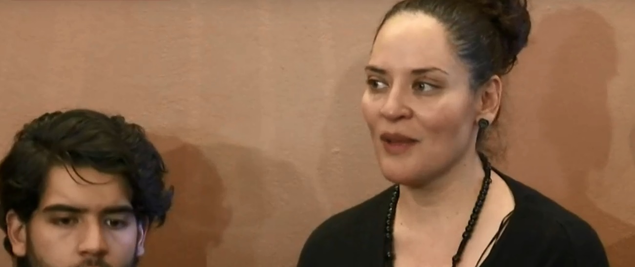 Norelia Hernández habla en conferencia de prensa sobre el asesinato de su hijo Norberto Ronquillo