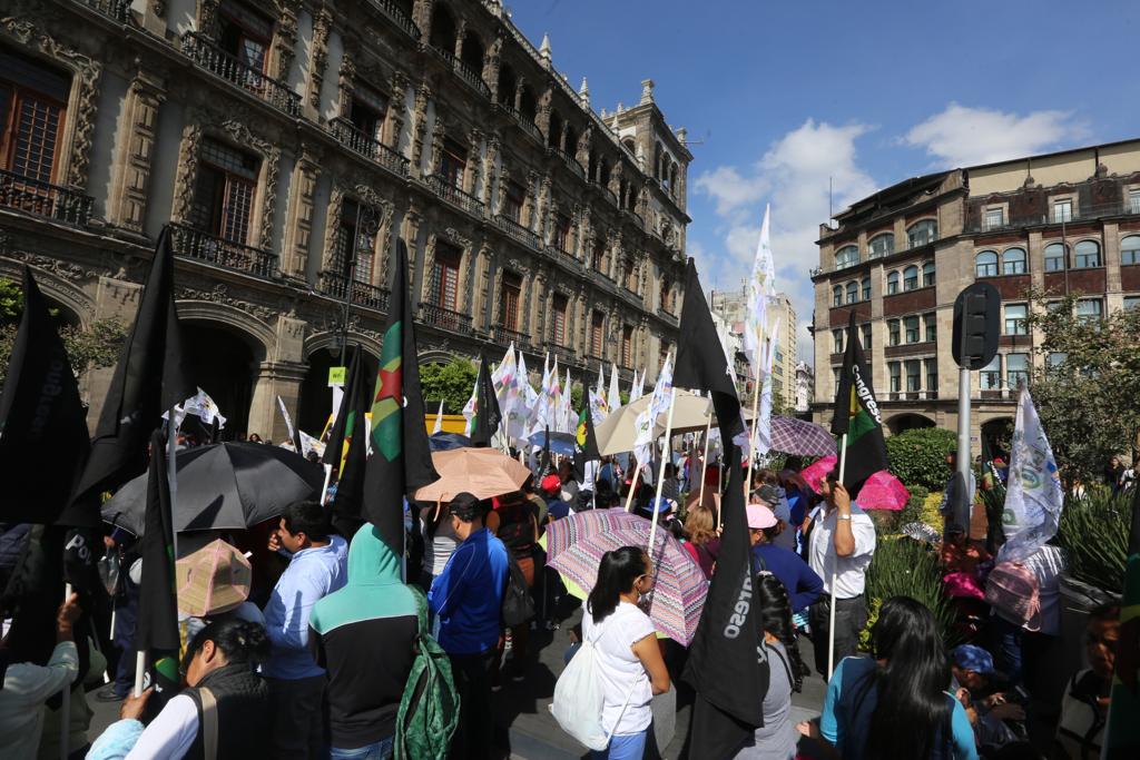 Organizaciones civiles protestan en el Zócalo. | Jorge Carballo