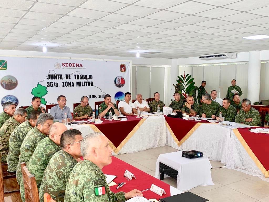 Reunión entre titulares de Senada, Semar y Guardia Nacional. (gfabianmedina)