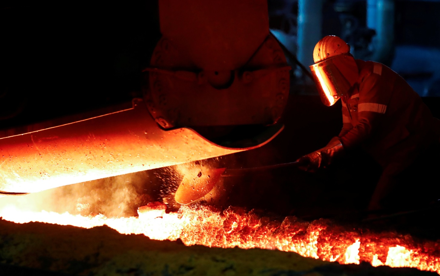 Un trabajador siderúrgico del conglomerado industrial ThyssenKrupp (Reuters)