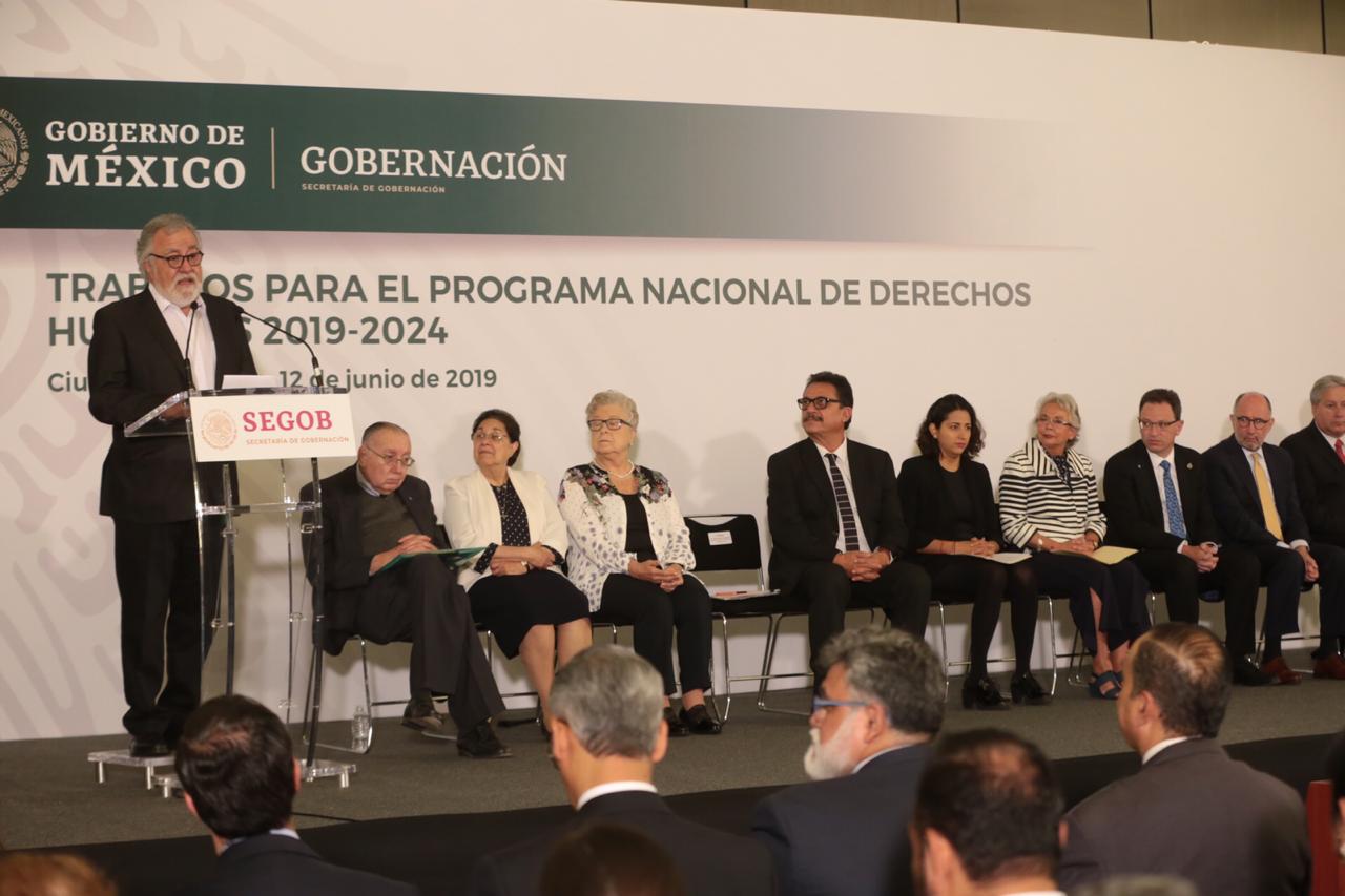 Alejandro Encinas, subsecretario de Derechos Humanos, en el arranque del Programa Nacional de Derechos Humanos (Jesús Quintanar)