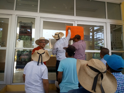 Campesinos tomaron el Palacio Municipal de San Miguel Totolpan. (Rogelío Agustín)