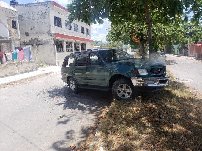 Dos presuntos sicarios fueron abatidos frente a una cárcel de Cancún. (Especial)