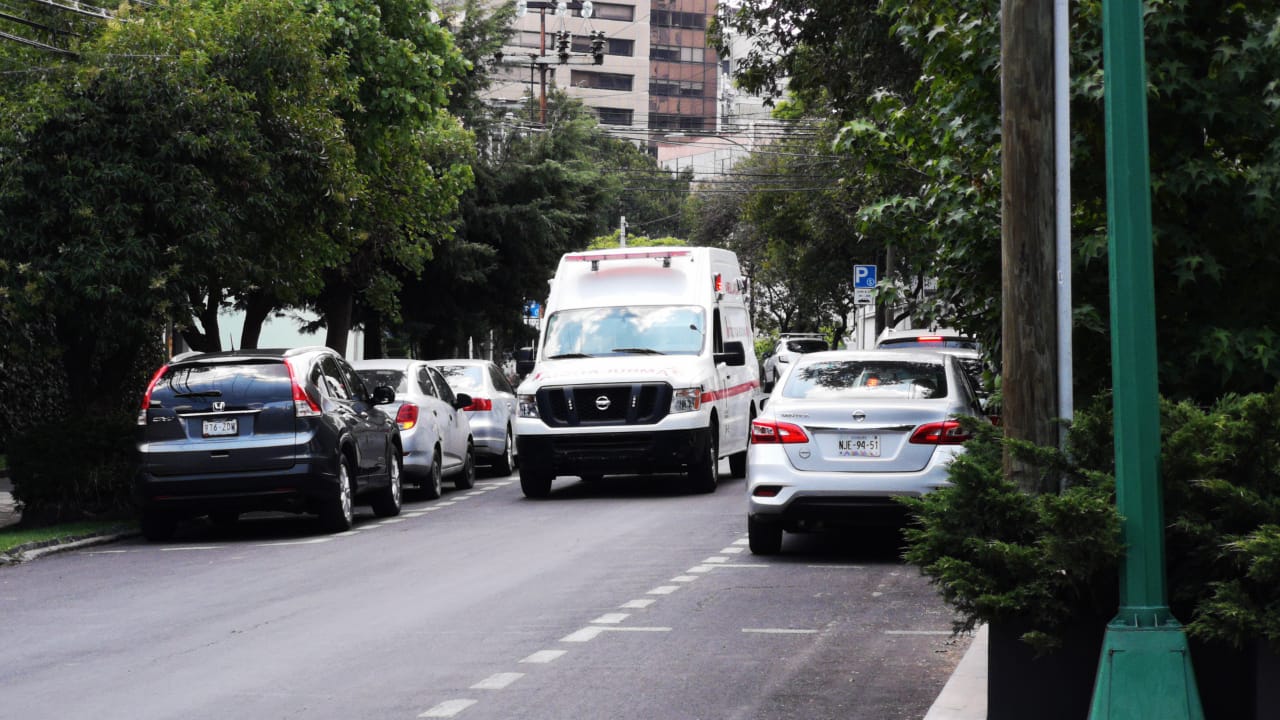 Servicios de emergencia por explosión en inmueble ubicado en Lomas de Chapultepec. (Gabriel Ortega)