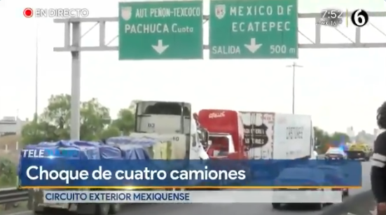 Cuatro unidades chocaron. (Especial)