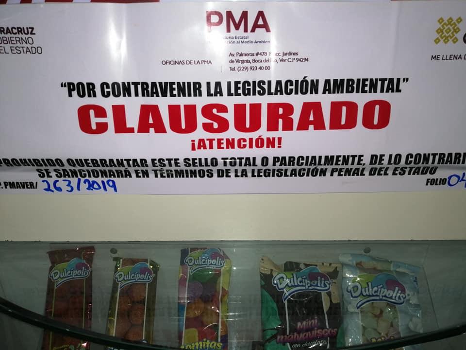 En las dulcerías se estaban vendiendo toda clase de vasos de cartón, de plástico, popotes que no son biodegradables. (Isabel Zamudio)