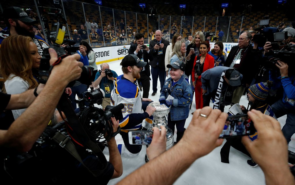 Laila Anderson vio coronarse a los Blues de San Luis en la NHL (Reuters)
