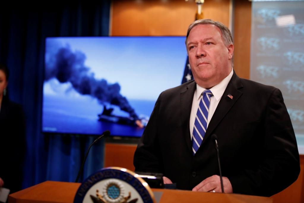 Mike Pompeo ofreció una conferencia de prensa tras el hundimiento del buque petrolero en el golfo de Omán (AP)