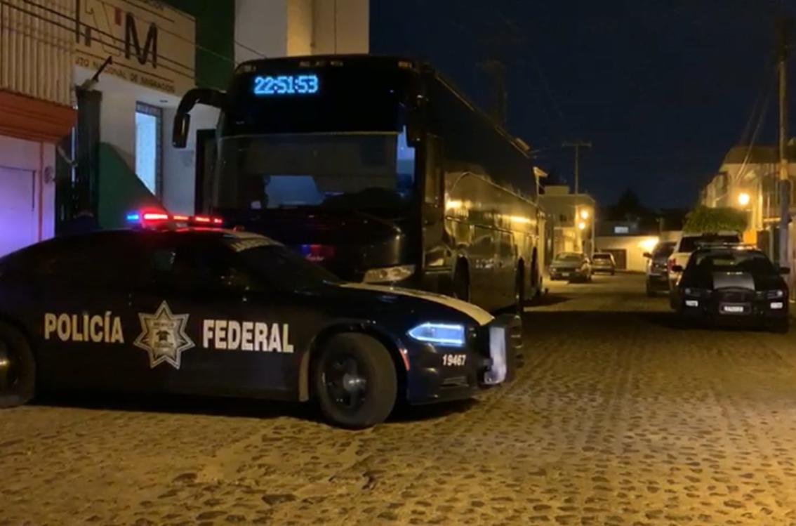 La Policía Federal detuvo a 91 migrantes en la Carretera México-Querétaro. (Estrella Álvarez)