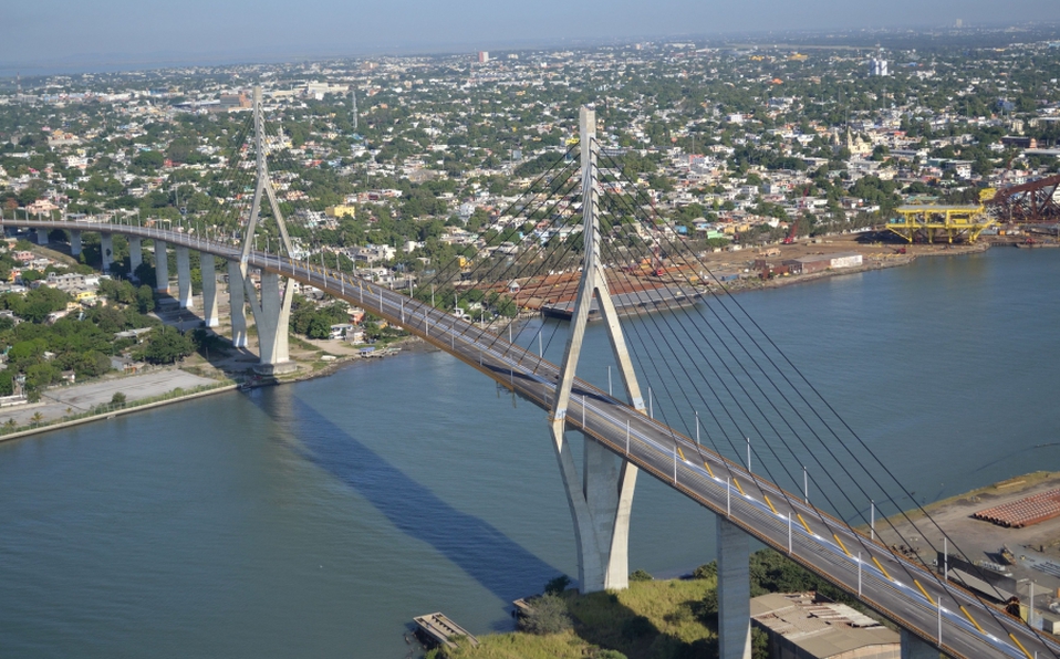 Puente que une a Tamaulipas con Veracruz.