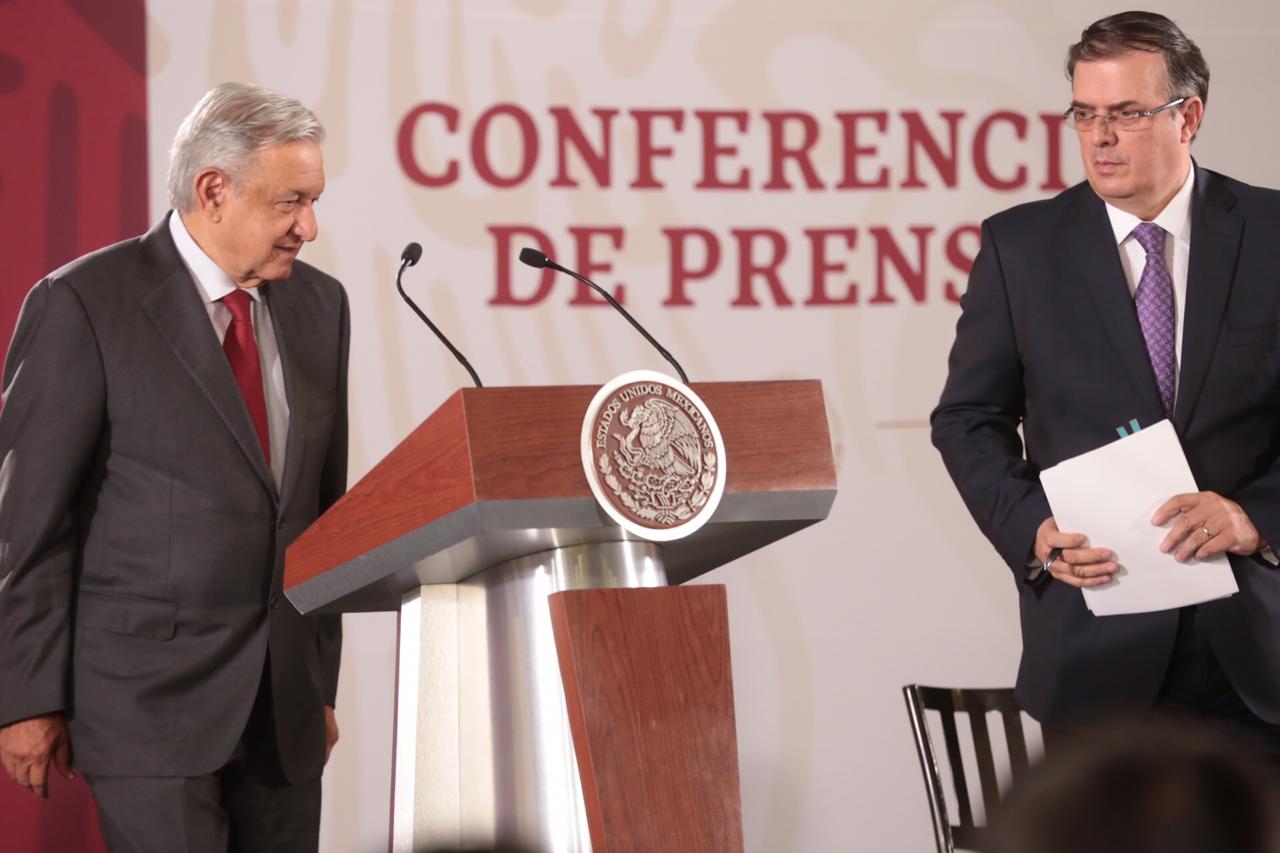 El canciller Marcelo Ebrard y el presidente Andrés Manuel López Obrador/Jesús Quintanar.