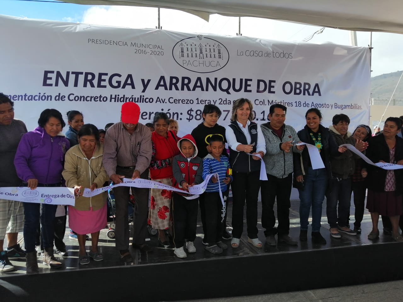 Se continúan los trabajos para concluir la segunda etapa de pavimentación de la avenida Cerezo. (Cortesía)